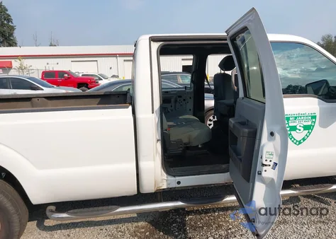 2014 Ford F-250 Xlt из США, поврежденный, VIN 1FT7W2B60EEA33973